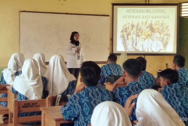 Sosialisasi Bahaya Penyalahgunaan Narkoba pada Pelajar di SMPN 4 Bajuin