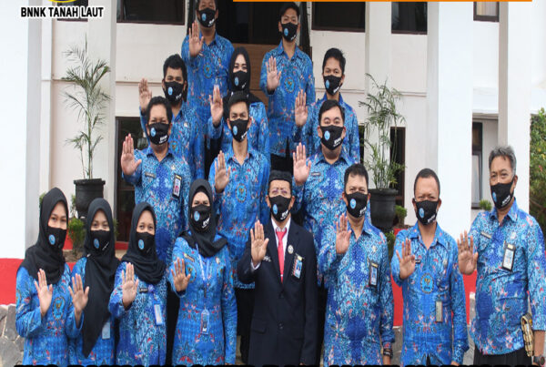 Ayo Pakai Masker dan Jauhi Narkoba! Ayo Pakai Masker dan Jauhi Narkoba!