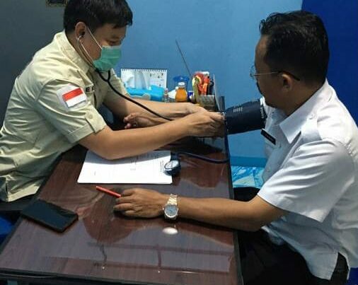 Pemeriksaan Kesehatan serta Pembagian Vitamin & Obat-Obatan kepada Personel BNNK Tanah Laut Pemeriksaan Kesehatan serta Pembagian Vitamin & Obat-Obatan kepada Personel BNNK Tanah Laut
