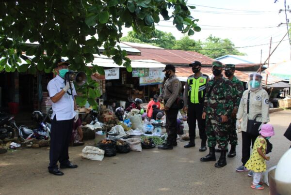 Sosialisasi Bahaya Narkoba dan Covid-19 di Pasar Tapandang dan Bajuin Plaza Pelaihari