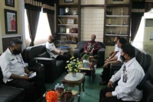 Kunjungan Kepala BNNP Kalsel (Brigjen Pol Drs. Jackson Lapalonga, M.Si) ke BNN Kabupaten Tanah Laut Kunjungan Kepala BNNP Kalsel (Brigjen Pol Drs. Jackson Lapalonga, M.Si) ke BNN Kabupaten Tanah Laut